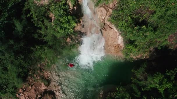 Widok Lotu Ptaka Widok Las Deszczowy Wodospadami Tajlandii Materiał Filmowy — Wideo stockowe