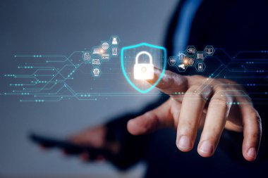 Verileri korumak için siber güvenlik ve gizlilik kavramları. Business Finger Press kilit simgesi ve internet ağ güvenliği teknolojisinde. Sanal ekran arayüzleri. siber güvenlik.