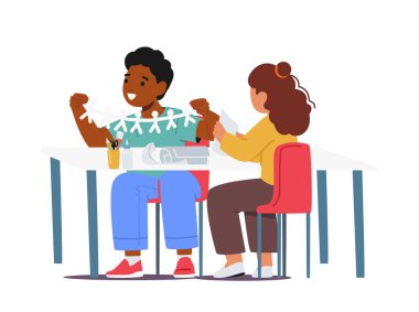 Çocuk karakterler sanat eserlerinde kâğıt keserler, renkli şekiller ve tasarımlar yaparlar. Güzel sanat eserleri yapmak için makas, yapıştırıcı ve hayal güçlerini kullanıyorlar. Çizgi film İnsanları Vektör İllüstrasyonu