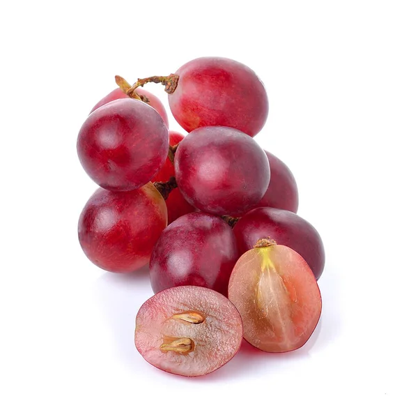 红葡萄在白色背景上被隔离 收割路径 — 图库照片