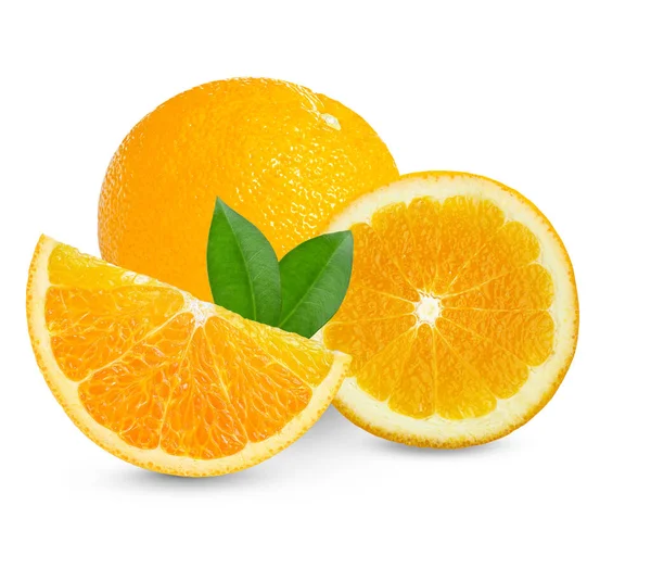 Fruta Naranja Con Rodajas Naranja Aisladas Sobre Fondo Blanco — Foto de Stock