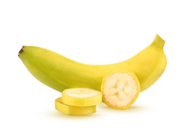 Taze sarı muz ve beyaz arka planda dilimler.