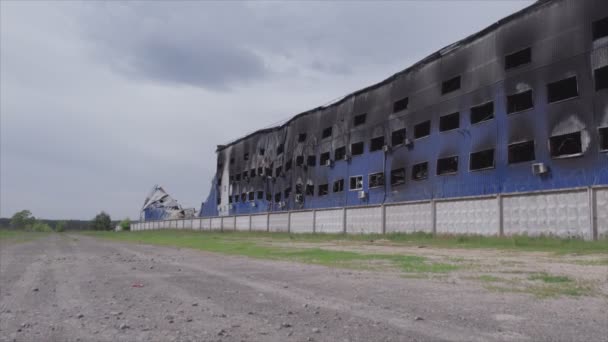 Denna Bild Visar Flygbild Ett Förstört Lager Bucha Ukraina Kriget — Stockvideo