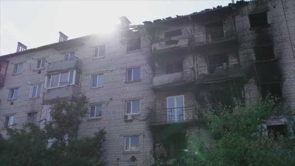 Denna Video Visar Förstörd Byggnad Staden Makariv Kriget Ukraina Upplösning — Stockvideo