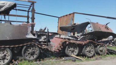Bu video, Bucha, Ukrayna 'daki askeri ekipmanların 8K çözünürlükteki hava görüntülerini gösteriyor.