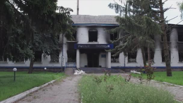 Denna Lagervideo Visar Den Förstörda Och Brända Byggnaden Polisstationen Borodyanka — Stockvideo