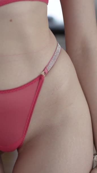 Este Video Vertical Stock Muestra Una Chica Lencería Sexy Erótica — Vídeo de stock