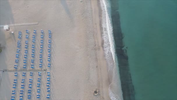 Αυτό Απόθεμα Βίντεο Δείχνει Μια Εναέρια Άποψη Μιας Παραλίας Κοντά — Αρχείο Βίντεο