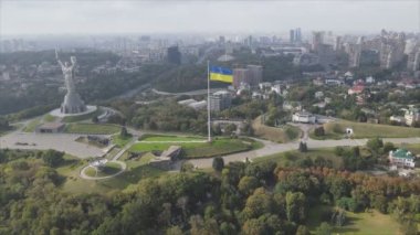 Bu görüntüler Ukrayna 'nın 8K çözünürlüğündeki bayrağını gösteriyor.