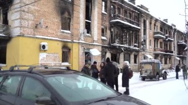 Bu video, Gostomel, Ukrayna 'daki Banksy grafitisinin çalınmasından sonraki suç mahallini gösteriyor.