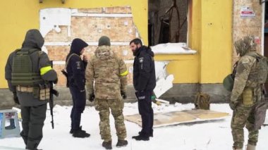 Bu video, Gostomel, Ukrayna 'daki Banksy grafitisinin çalınmasından sonraki suç mahallini gösteriyor.