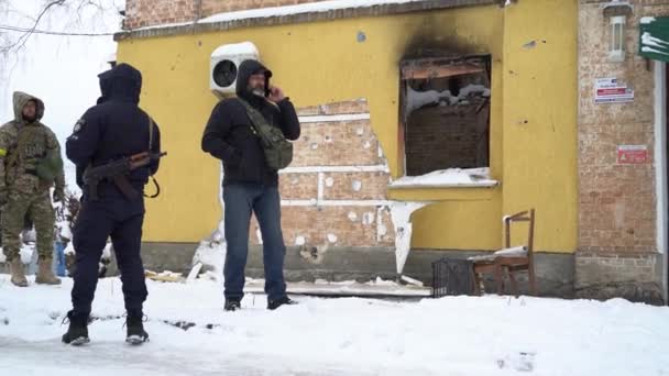 Video Gostomel Ukrayna Daki Banksy Grafitisinin Çalınmasından Sonraki Suç Mahallini — Stok video