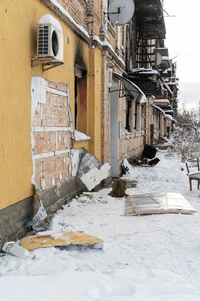 Bu fotoğraf, Gostomel, Ukrayna 'daki Banksy grafitisinin çalınmasından sonraki suç mahallini gösteriyor.