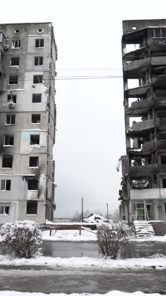 Cette Vidéo Stock Verticale Montre Bâtiment Déchiré Par Guerre Borodyanka — Video