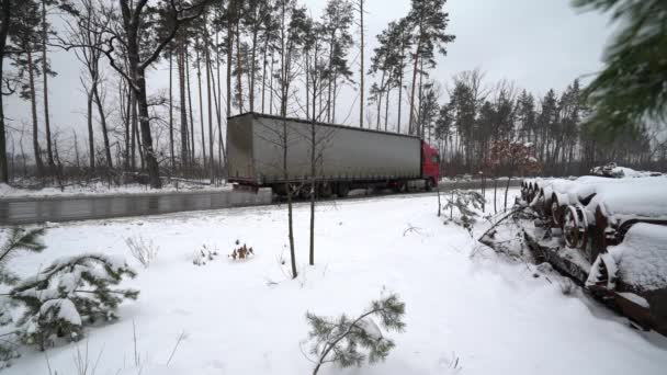 Distrutto Attrezzature Militari Russe Nella Neve Durante Guerra Ucraina — Video Stock