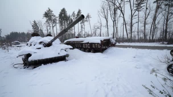 Oorlog Oekraïne Vernietigde Russische Militaire Uitrusting — Stockvideo