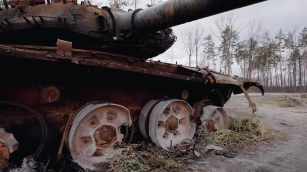 비디오는 우크라이나 러시아의 장비를 파괴한 보여준다 — 비디오