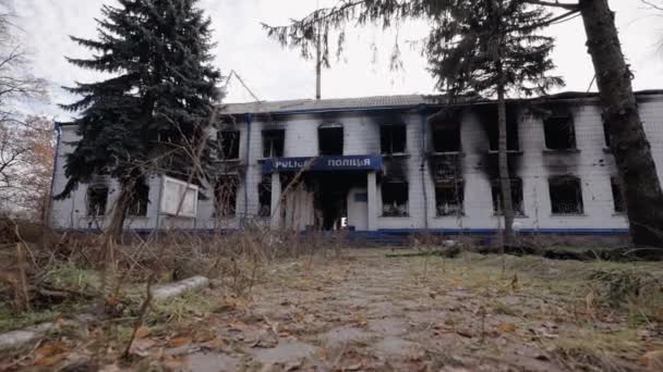Nagranie Pokazuje Posterunek Policji Zniszczony Podczas Wojny Ukrainie Zwolnionym Tempie — Wideo stockowe