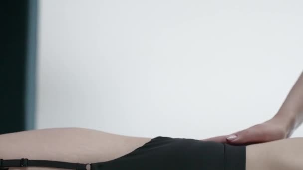 Tento Stock Vertikální Video Ukazuje Dívku Krásné Erotické Sexy Spodní — Stock video