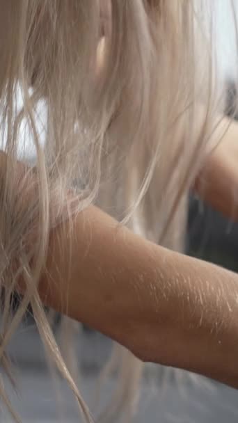 Acest Stoc Vertical Video Arată Tânără Femeie Lenjerie Sexy — Videoclip de stoc