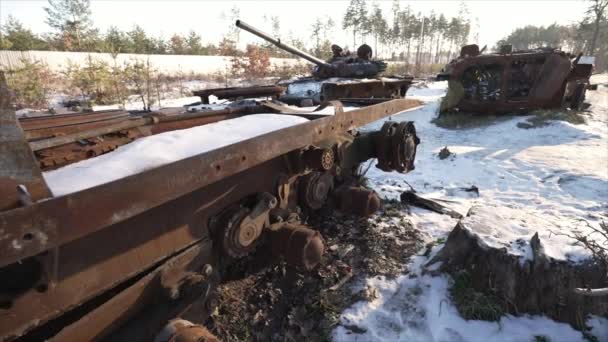 这段库存录像显示了在8K年乌克兰战争期间被摧毁的俄罗斯军事装备 — 图库视频影像