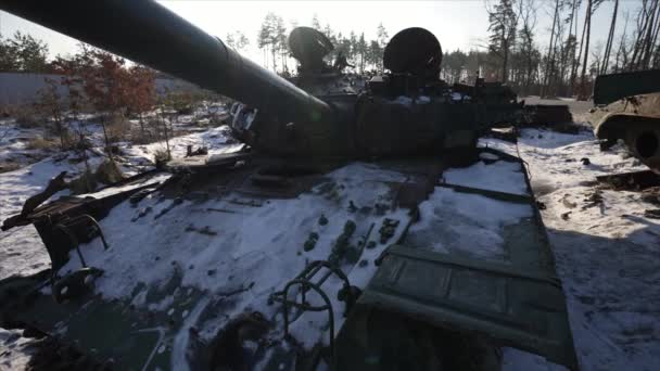 Video Ini Menunjukkan Hancur Peralatan Militer Rusia Selama Perang Ukraina — Stok Video