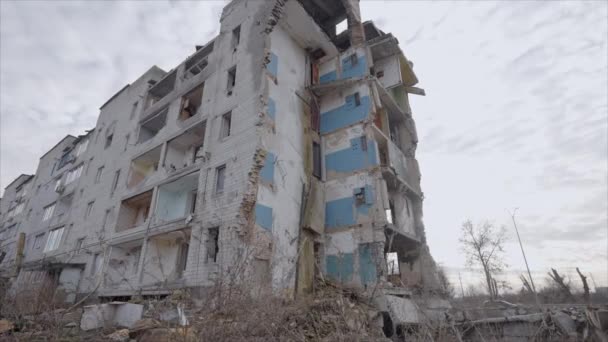 Toto Video Zpomalení Ukazuje Válkou Poničenou Budovu Borodyance Ukrajině — Stock video