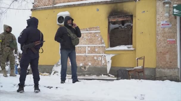这段录像展示了在乌克兰Gostomel的Banksy涂鸦被盗后的犯罪现场 其分辨率为8K — 图库视频影像