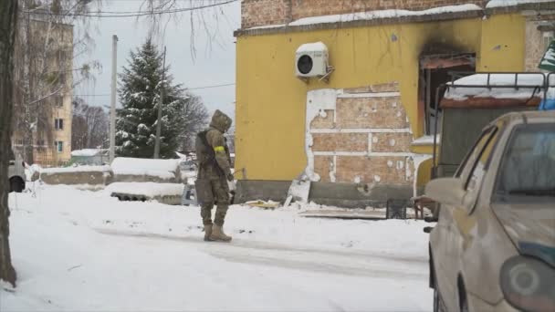 Részvény Videó Mutatja Tetthelyet Miután Ellopták Banksy Graffitit Gosztomelben Ukrajnában — Stock videók