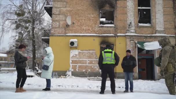 Részvény Videó Mutatja Tetthelyet Miután Ellopták Banksy Graffitit Gosztomelben Ukrajnában — Stock videók