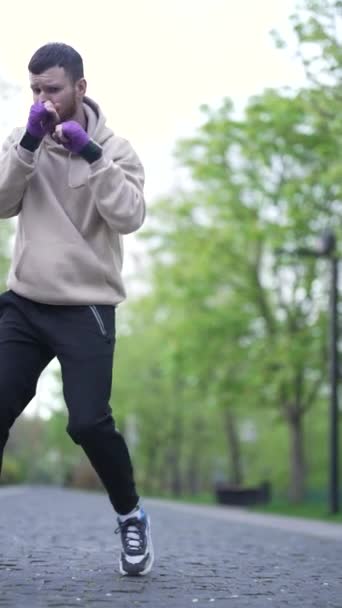 Videoclip Vertical Boxerului Masculin Timpul Antrenamentului Mișcare Lentă — Videoclip de stoc