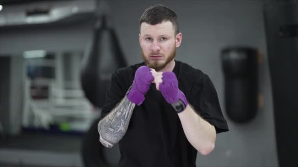 Boxer Beim Training Fitnessstudio Zeitlupe — Stockvideo