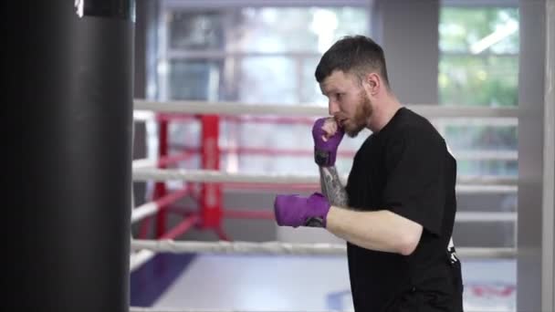 Boxer Maschile Durante Allenamento Palestra Rallentatore — Video Stock