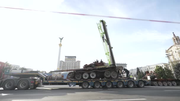 Kyiv Ukraine August 2023 Het Lossen Van Vernietigde Russische Militaire — Stockvideo