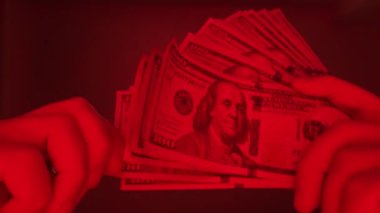 Nakit - 100 dolarlık banknotlar, yavaş çekim