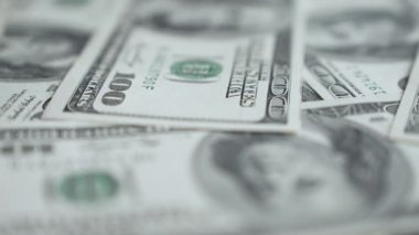 Nakit - 100 dolarlık banknotlar, yavaş çekim
