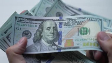 Amerikan para biriminin yavaş çekim videosu - dolar