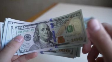 Amerikan para biriminin yavaş çekim videosu - dolar