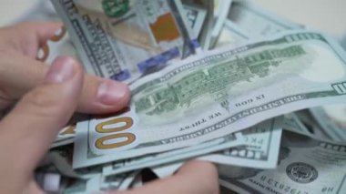 Amerikan para biriminin yavaş çekim videosu - dolar