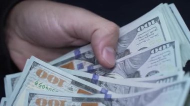 Para - 100 dolarlık Amerikan para birimi