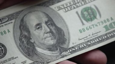 Para - 100 dolarlık Amerikan para birimi