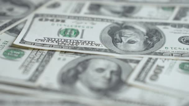 Yhdysvaltain Valuutta Lähikuva Sadan Dollarin Seteleitä Hidastettuna — kuvapankkivideo