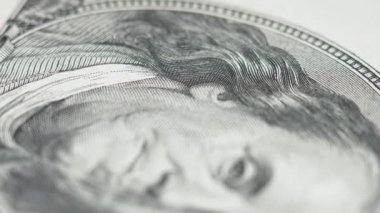 ABD para birimi: 100 dolarlık banknotlara yakın çekim, yavaş çekim