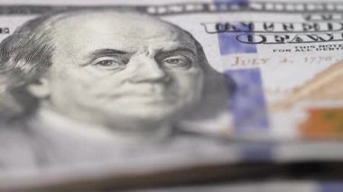 ABD para birimi: 100 dolarlık banknotlara yakın çekim, yavaş çekim