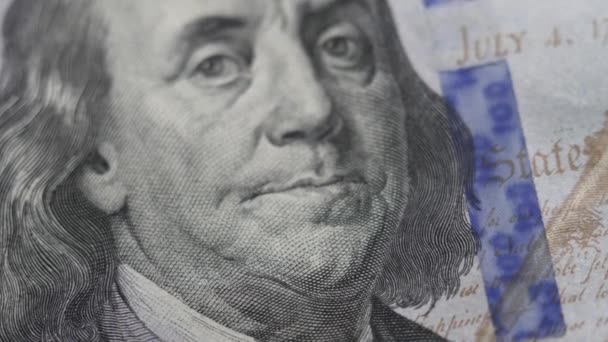 米国通貨 100ドル紙幣のクローズアップ スローモーション — ストック動画