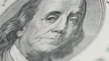 ABD para birimi: 100 dolarlık banknotlara yakın çekim, yavaş çekim