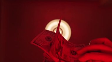 Amerikan para biriminin yavaş çekim videosu - dolar