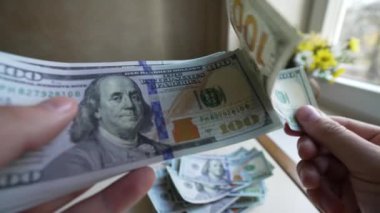Amerikan para biriminin yavaş çekim videosu - dolar