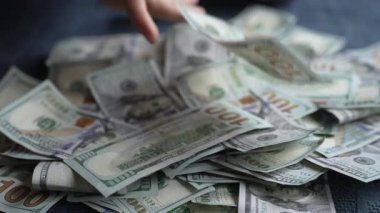 Amerikan para biriminin yavaş çekim videosu - dolar