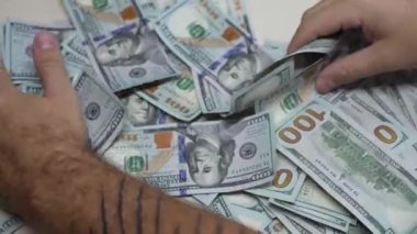 100 dolarlık banknotlar - ABD para birimi